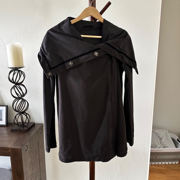 Lululemon Savasana Wrap in Black (Size 4) - Picture 3 of 11